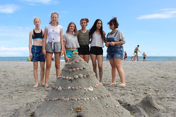 Mädchengruppe_am_Strand